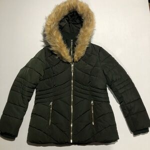 Guess Women's Green Puffer Jacket with Faux Fur Hood Size Medium